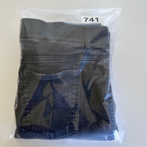 SPANXshape™ EveryWear Ankle Skinny Jeans - Picture 15 of 15